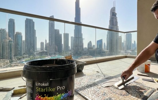 Image of Tile Guru worker who is working with Litokol Starlike Pro Epoxy Grout at construction site